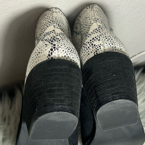 Mercy Made Jillian Bootie Vegan Black Size 6.5 - Picture 10 of 15